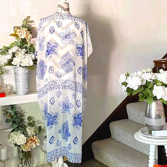 Mudd blue and white floral long kimono - Picture 2 of 6
